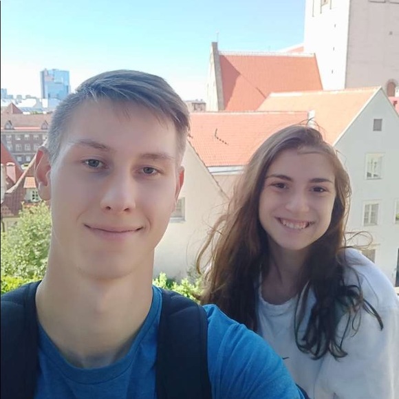 Meet your Posher, Megan - Picture 2 of 2